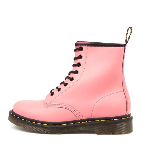 Dr. Martens Products + FREE SHIPPING 